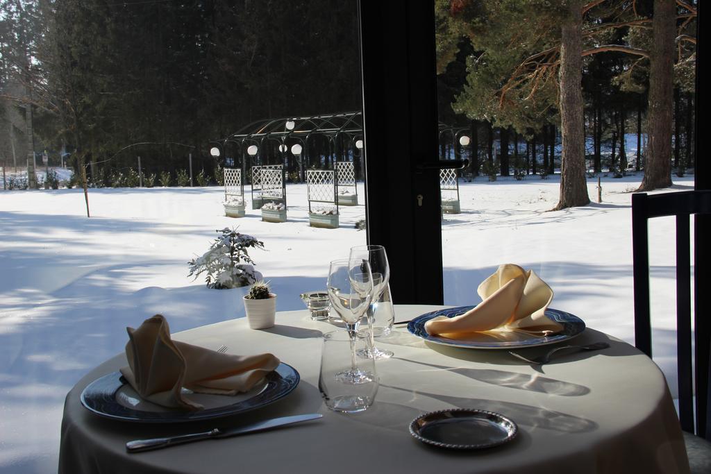 Hotel Restaurant Logis La Meridienne Anglards de Saint Flour Exterior foto