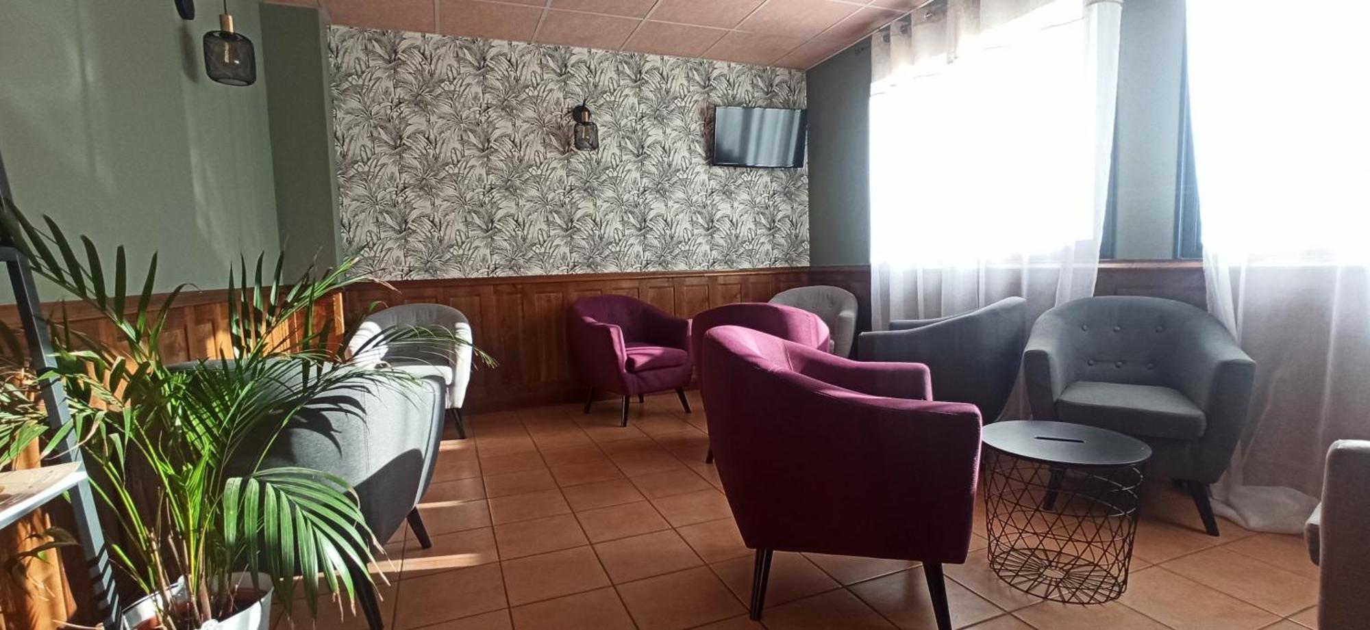 Hotel Restaurant Logis La Meridienne Anglards de Saint Flour Exterior foto